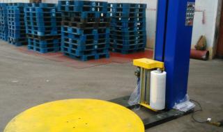 胶布缠绕方法 双手双脚被胶带缠绕